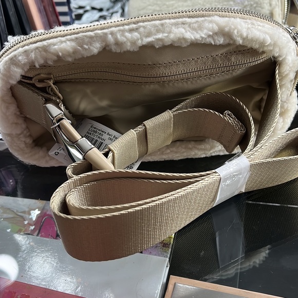 New - Picture 3 of 5